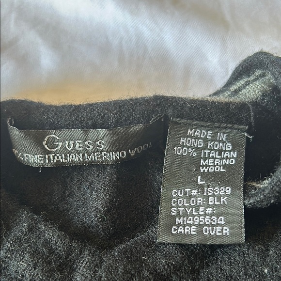 Guess Black Crewneck Sweater Classic Knit Design - Picture 5 of 10